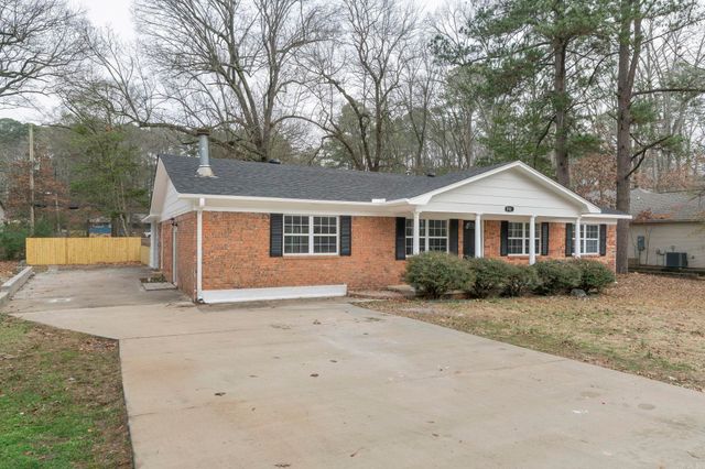 1702 Lynnwood Drive, Benton, AR 72015