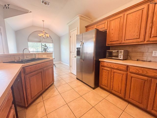 1104 HERITAGE ROAD, Burkburnett, TX 76354