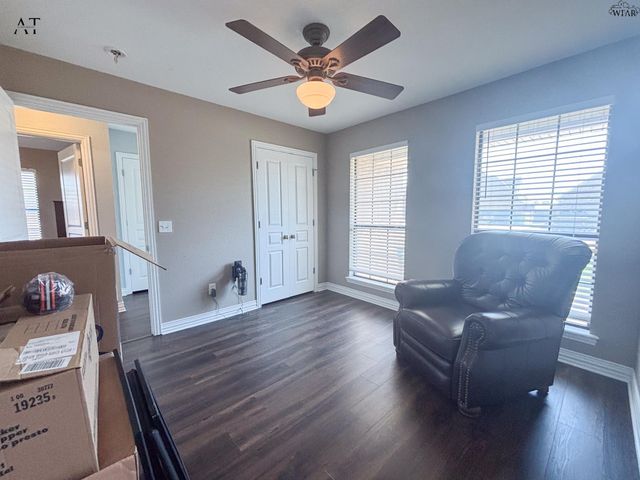 1104 HERITAGE ROAD, Burkburnett, TX 76354