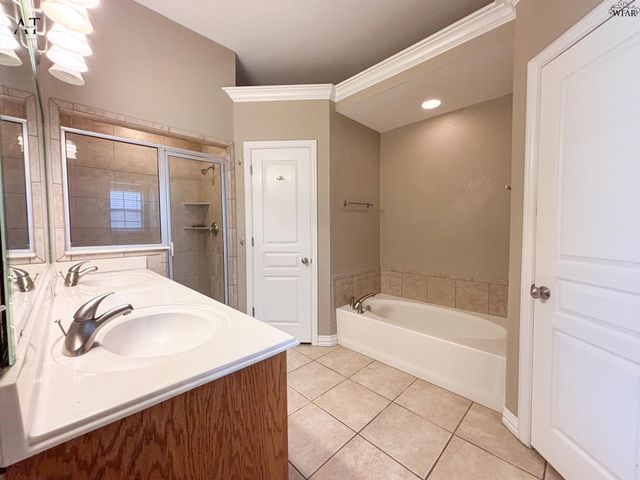 1104 HERITAGE ROAD, Burkburnett, TX 76354