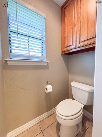 1104 HERITAGE ROAD, Burkburnett, TX 76354