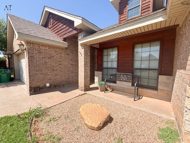 1104 HERITAGE ROAD, Burkburnett, TX 76354