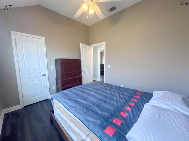 1104 HERITAGE ROAD, Burkburnett, TX 76354