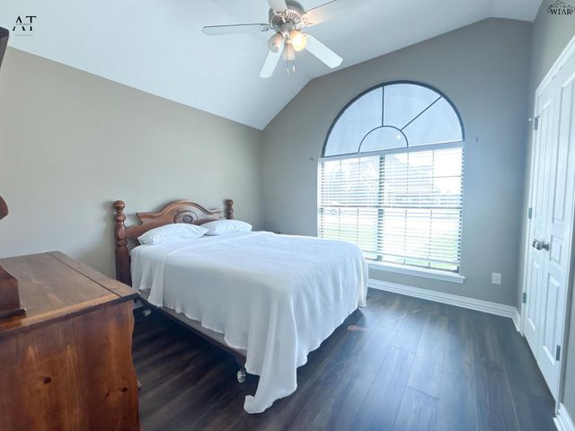1104 HERITAGE ROAD, Burkburnett, TX 76354
