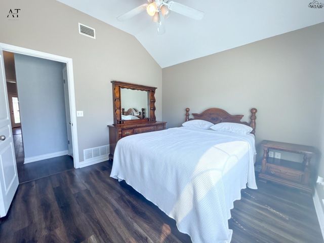 1104 HERITAGE ROAD, Burkburnett, TX 76354