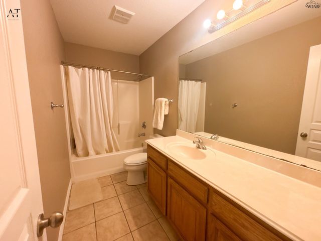 1104 HERITAGE ROAD, Burkburnett, TX 76354