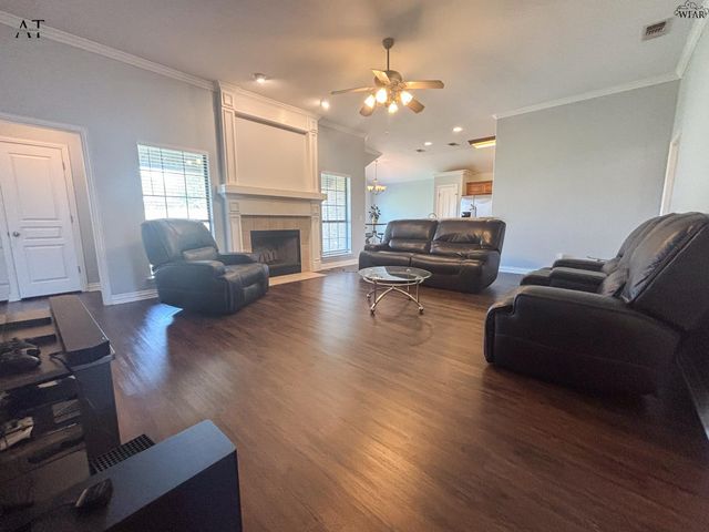 1104 HERITAGE ROAD, Burkburnett, TX 76354