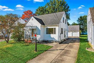1727 Lexington Avenue NW, Warren, OH 44485