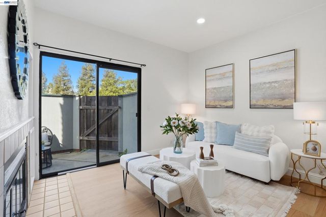 342 342 Stacey Cmn, Fremont, CA 94539