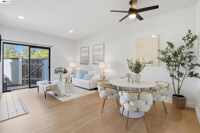 342 342 Stacey Cmn, Fremont, CA 94539