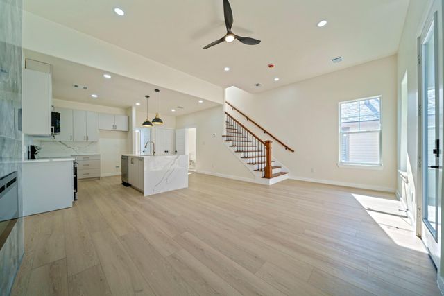 2202 31st Street, Galveston, TX 77550