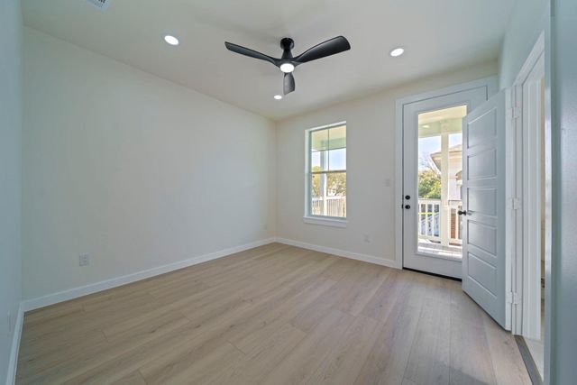 2202 31st Street, Galveston, TX 77550