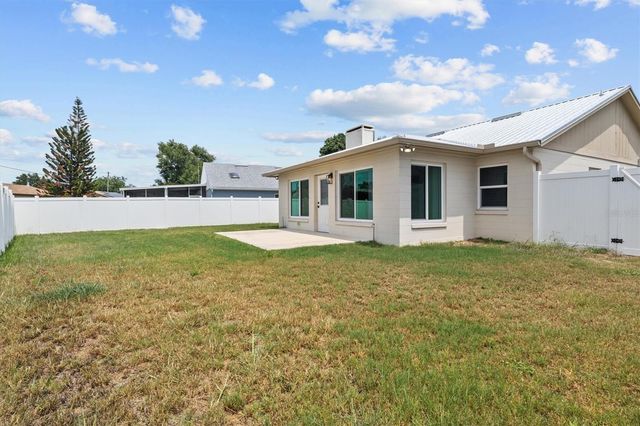 8 SAINT KITTS CIRCLE, Winter Haven, FL 33884