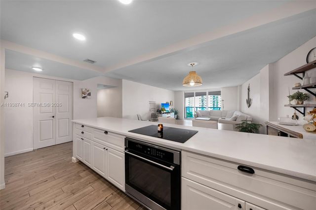 3800 S Ocean Drive 817, Hollywood, FL 33019