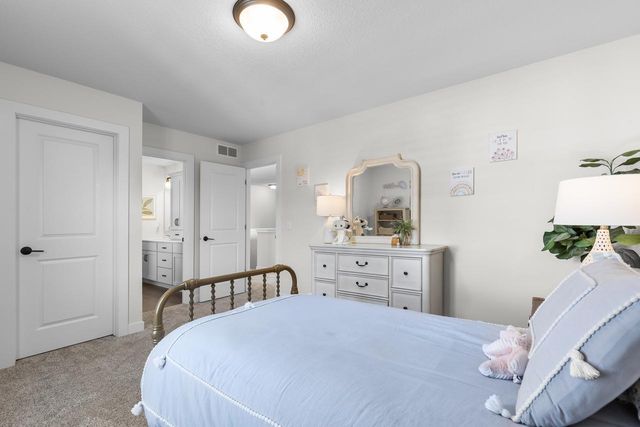 5002 Boulder Lane, Chaska, MN 55318