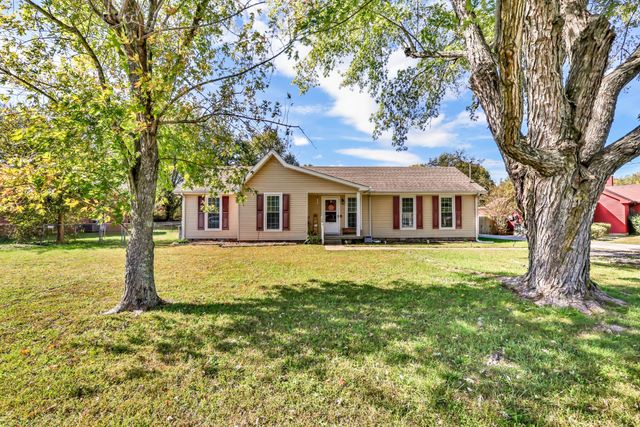 304 Buckingham Pl, Clarksville, TN 37042