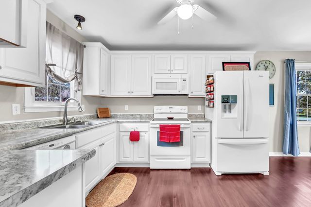 304 Buckingham Pl, Clarksville, TN 37042