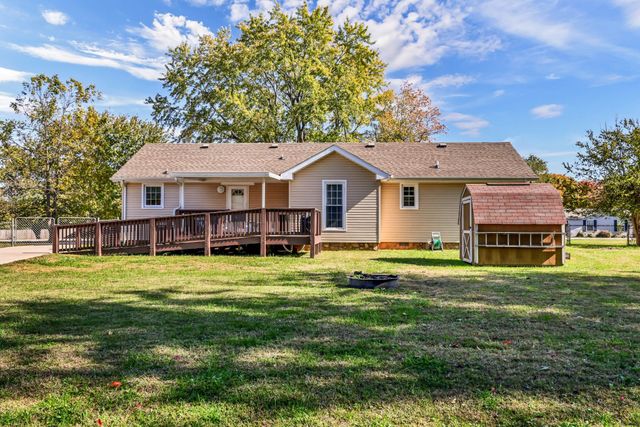 304 Buckingham Pl, Clarksville, TN 37042