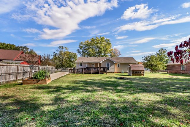 304 Buckingham Pl, Clarksville, TN 37042