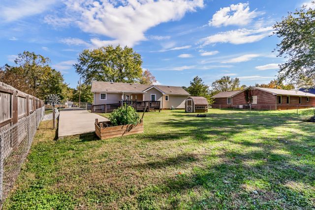 304 Buckingham Pl, Clarksville, TN 37042