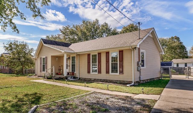 304 Buckingham Pl, Clarksville, TN 37042