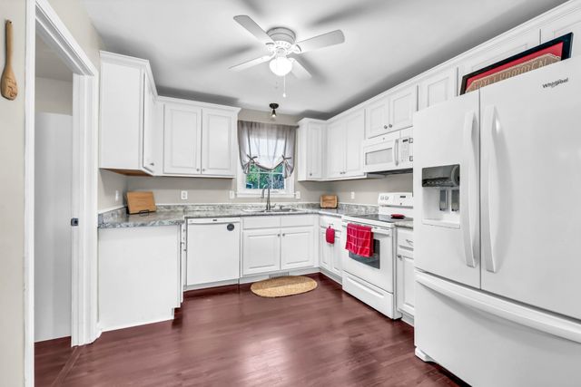 304 Buckingham Pl, Clarksville, TN 37042