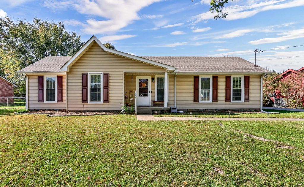 304 Buckingham Pl, Clarksville, TN 37042