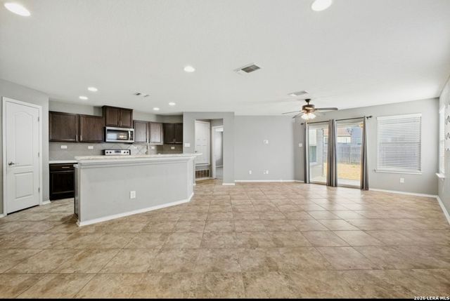 6731 SLATON FLDS, Converse, TX 78109