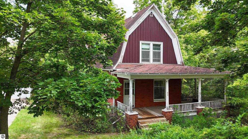 Image 1 of property listing at 627 S Franklin Street, Mt Pleasant, MI 48858