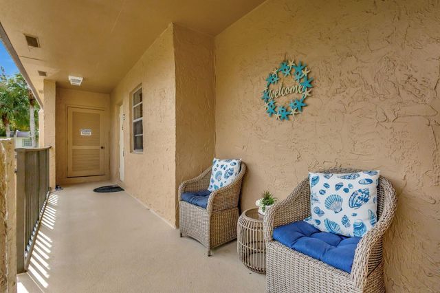 154 Lake Meryl Drive Unit 255, West Palm Beach, FL 33411