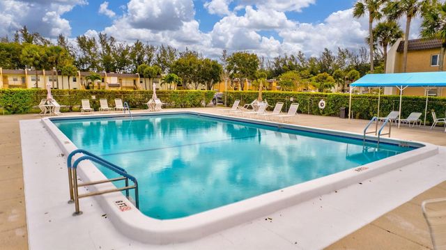 154 Lake Meryl Drive Unit 255, West Palm Beach, FL 33411