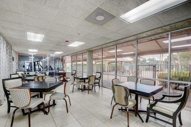 154 Lake Meryl Drive Unit 255, West Palm Beach, FL 33411