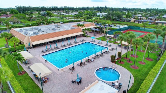 154 Lake Meryl Drive Unit 255, West Palm Beach, FL 33411