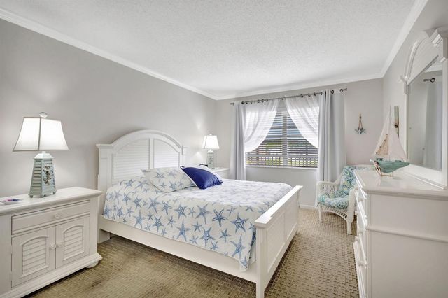 154 Lake Meryl Drive Unit 255, West Palm Beach, FL 33411