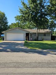 1727 W 5th, El Dorado, KS 67042