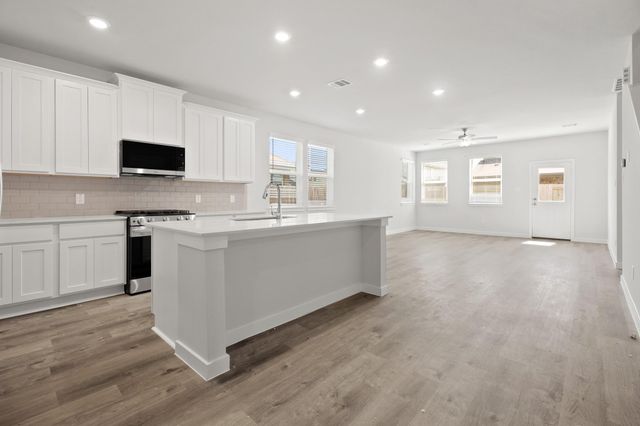 8021 Aquamarine Court, Texas City, TX 77591