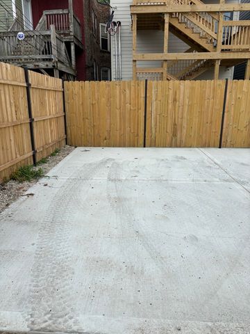 6042 S Eberhart Avenue 2, Chicago, IL 60637