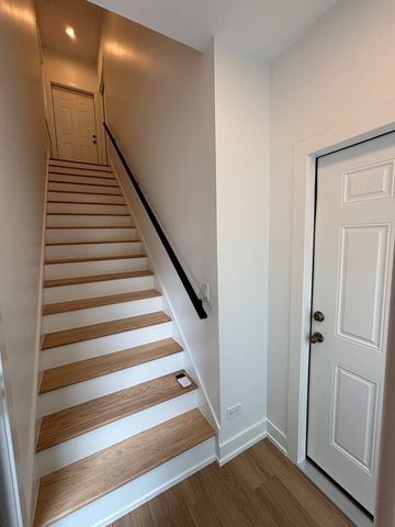6042 S Eberhart Avenue 2, Chicago, IL 60637