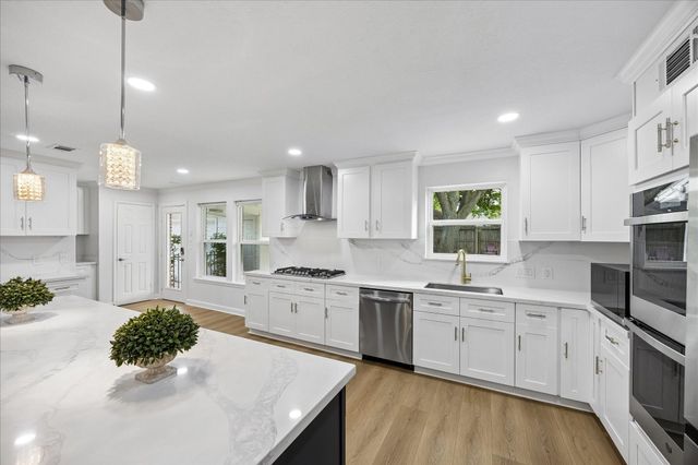 11815 Drexelbrook Drive, Houston, TX 77077