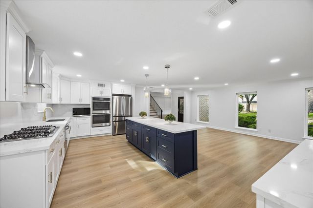 11815 Drexelbrook Drive, Houston, TX 77077