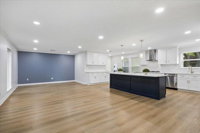 11815 Drexelbrook Drive, Houston, TX 77077