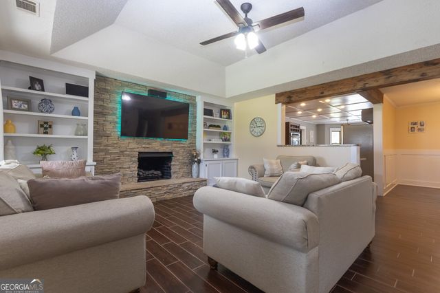 107 Loch Mere Drive, Kathleen, GA 31047