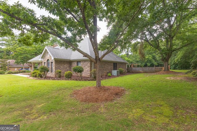 107 Loch Mere Drive, Kathleen, GA 31047