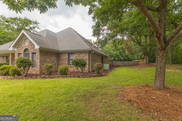 107 Loch Mere Drive, Kathleen, GA 31047