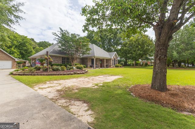 107 Loch Mere Drive, Kathleen, GA 31047