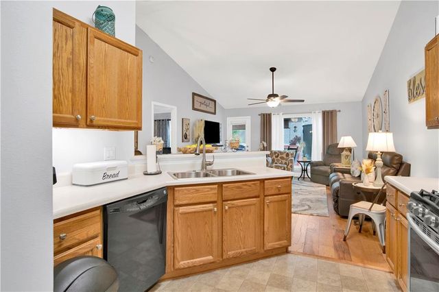 643 Spring Lake Court, Mobile, AL 36695