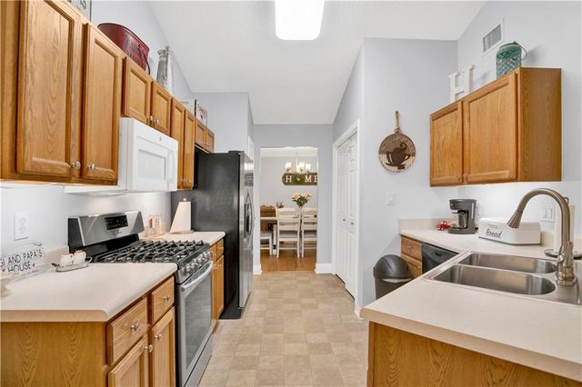 643 Spring Lake Court, Mobile, AL 36695