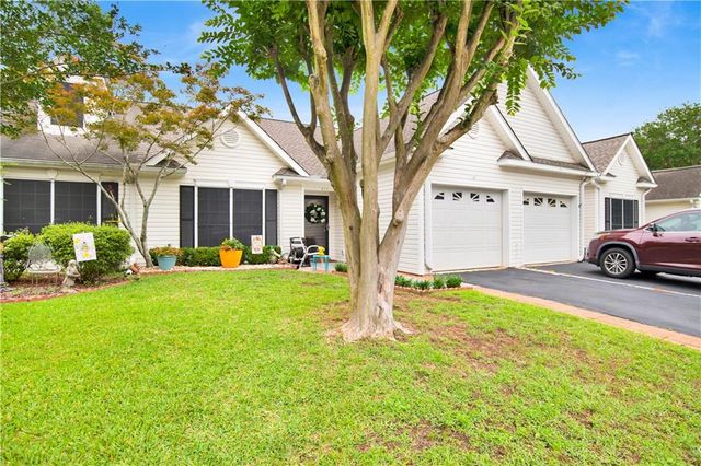 643 Spring Lake Court, Mobile, AL 36695