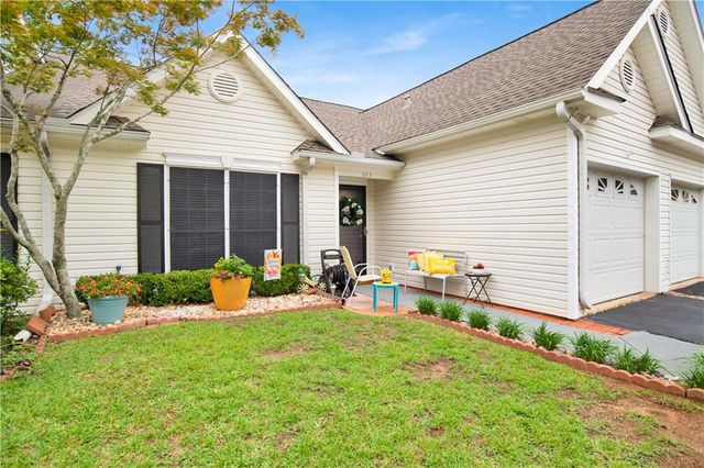 643 Spring Lake Court, Mobile, AL 36695
