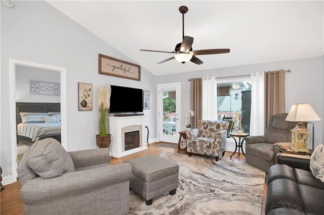 643 Spring Lake Court, Mobile, AL 36695